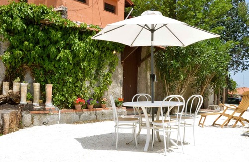Viagrande Apartment | Villa Bonaccorso - Il Casotto "Bouganville"