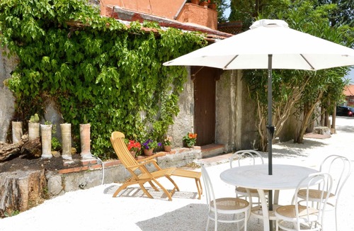 Viagrande Apartment | Villa Bonaccorso - Il Casotto "Bouganville"