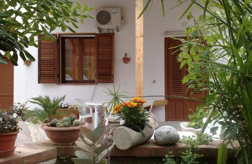 Capaci House | VILLA BUTTERFLY 1 sea and history