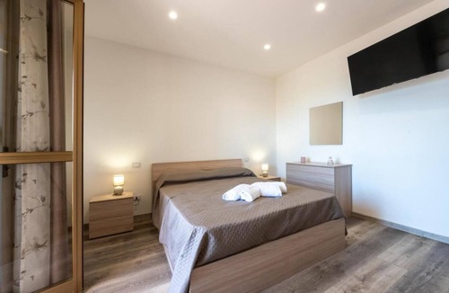 Torre Colonna-sperone Apartment | VILLA CAROLA GROUND FLOOR