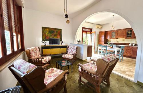 Gallina Villa | "Villa Cala Bianca" near the sea, parking e wifi