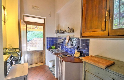 Mirto House | Villa Calesse C: A characteristic and welcoming independent house surrounded by meadows and by green hills, with Free WI-FI.