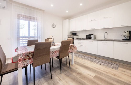 Torre Colonna-sperone Villa | Villa 'Carola Primo Piano' with Shared Pool, Wi-Fi and Air Conditioning
