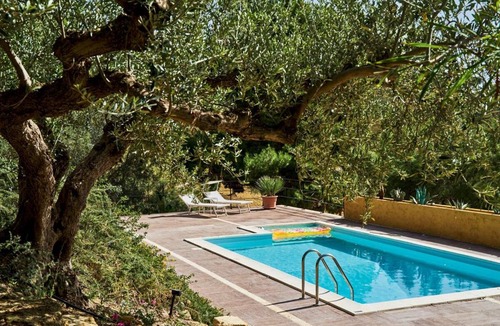 Sciacca Apartment | Villa Carruba next to beach jewel with pool