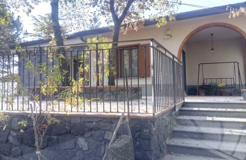 Biancavilla Villa | Villa 'Casale Boschetto Etna' with Mountain View, Wi-Fi and Air Conditioning