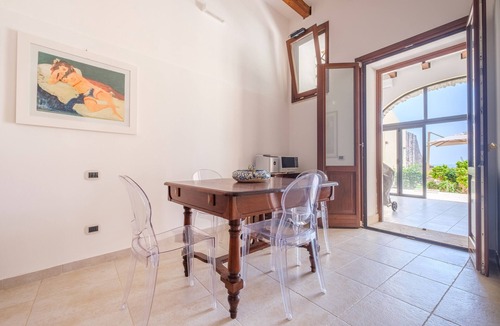 Canneto Villa | Villa 'Chiara' close to the Beach with Sea View & Terrace