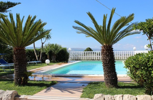 Chiaramonte Gulfi Villa | Villa Clara with swimming pool