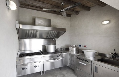 Noto Villa | VILLA CON PISCINA 5X30 E 4 APPARTAMENTI CON GIARDINO TOTALMENTE INDIPENDENTI.