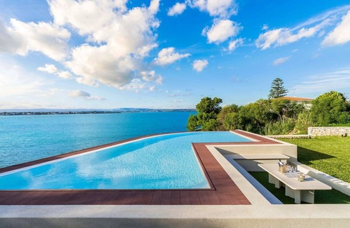 Syracuse Villa | Villa Costiera - Four Bedroom Villa, Sleeps 8