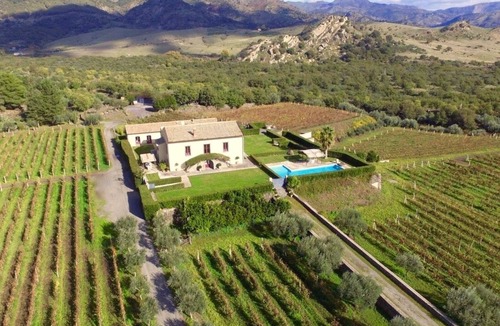 Castiglione di Sicilia Villa | Villa dei Baroni