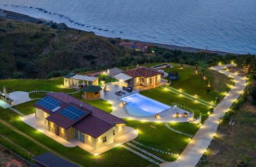 Canneto di Caronia Villa | Villa di lusso con piscina a sfioro vicino Cefalù