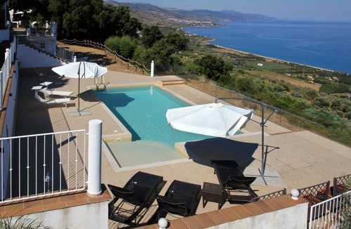 Caronia House | Villa Dammuso – Infinity Pool and Dreamy Sea View