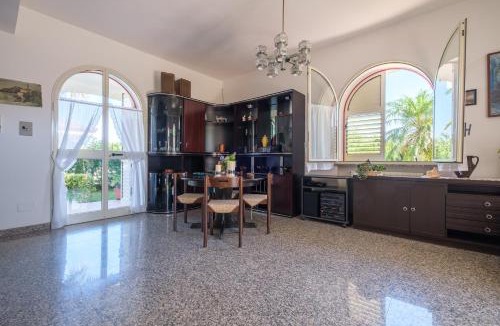 Furnari Villa | Villa Delle Pomelie
