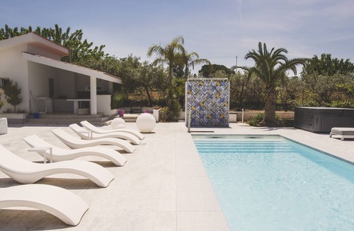 Partinico Villa | Villa delle Sterlizie, Partinico