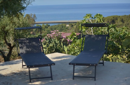 Pollina Villa | Villa 'Donna Pulina Holiday' with Sea View, Wi-Fi and Air Conditioning