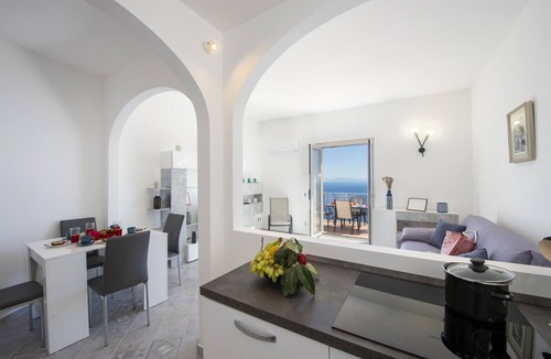 Praiano Villa | Villa Ecuba - Villa for Groups in a Strategic Position