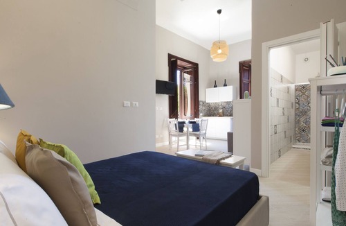 Vico Equense Villa | Villa Elide- Catello 3/4 peop Independent apartment Historical residence GARDEN