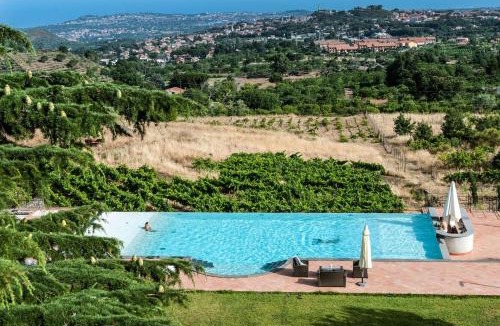 Trecastagni Villa | Villa Eremo Sant'Emilia