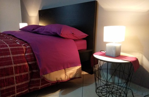 Pennisi Bed & Breakfast | Villa Feluchia B & B between the Sea and the Volcano - family black room