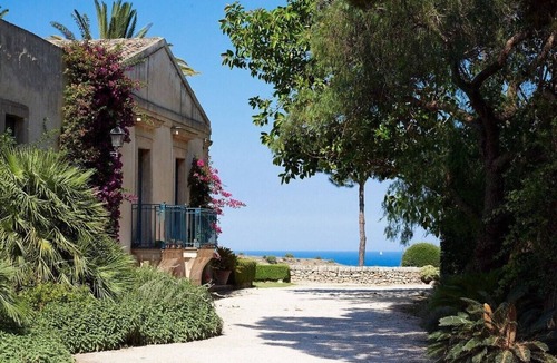 Augusta Villa | Villa Feudale - Brucoli, Sicilia