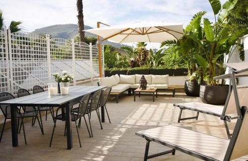 Mondello Villa | Villa Finch Mondello