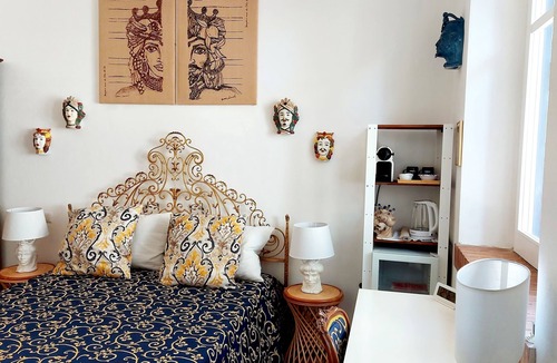 Capo Zafferano Bed & Breakfast | Villa Flavia Holidays - Room "The Moors", 50 meters from the sea
