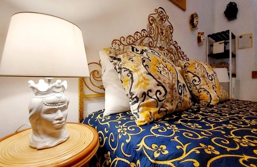 Capo Zafferano Bed & Breakfast | Villa Flavia Holidays - Room "The Moors", 50 meters from the sea