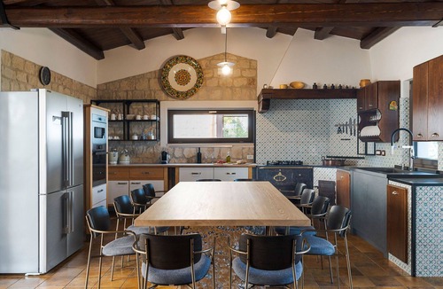 Rosolini Villa | Villa for 12 with Pool, A/C, Garden
