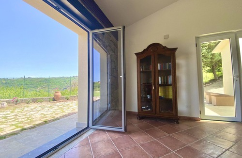 San Marco d'Alunzio Villa | Villa Gisella: Panoramic View and Private Pool