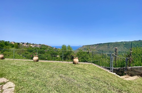 San Marco d'Alunzio Villa | Villa Gisella: Panoramic View and Private Pool