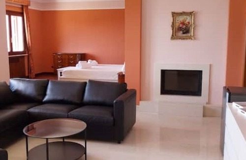 Tiche Bed & Breakfast | Villa Giulia - Alba Fiorita
