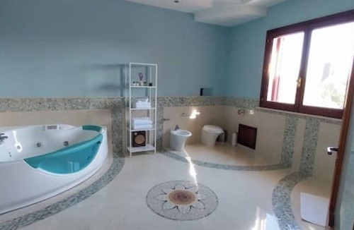 Tiche Bed & Breakfast | Villa Giulia - Alba Fiorita
