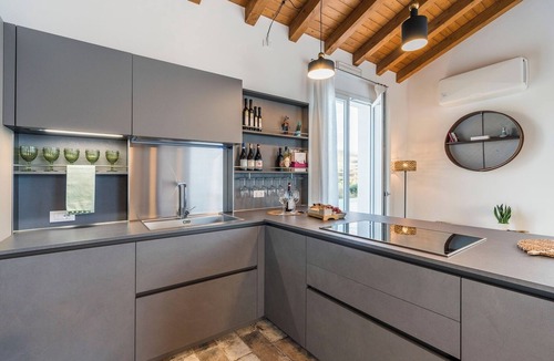 Buseto Palizzolo Villa | Villa Giuseppina near shops and restaurants