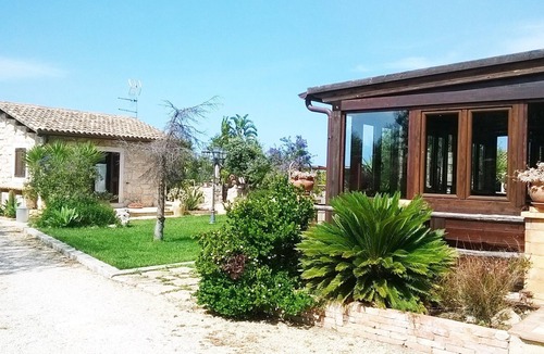 Syracuse Villa | VILLA GIUSY. SICILIAN VILLA LARGE PRIVATE POOL