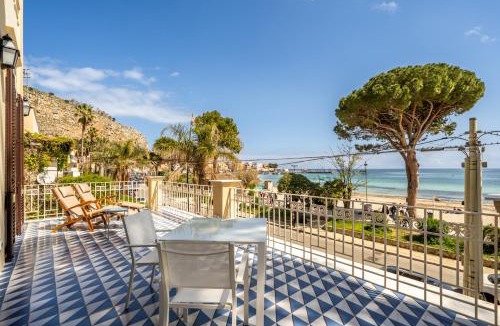 Mondello Villa | Villa Hercules Pool & Beach