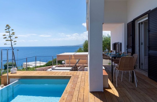 Plemmirio Villa | Villa Horama - Waterfront with Infinity Pool