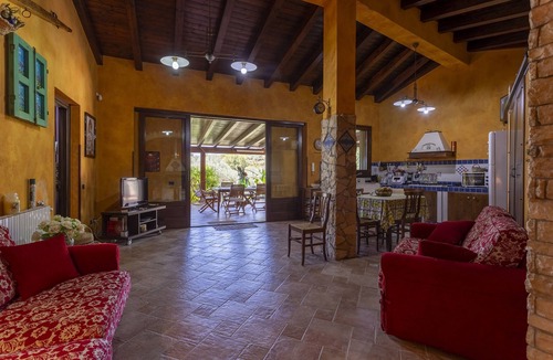 Menfi Villa | Villa 'Il Melograno' with Private Terrace, Jacuzzi, Wi-Fi and Air Conditioning