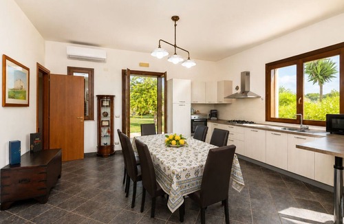 Donnalucata Villa | Villa in Donnalucata with 2 bedrooms sleeps 6