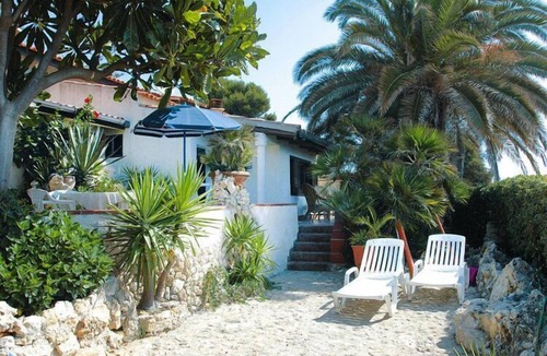 Fontane Bianche House | Villa in Fontane Bianche by Turquoise Waters
