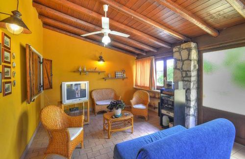 Solarino House | Villa in Sicily with Private Pool & Garden