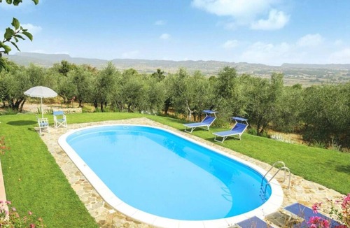 Sinalunga Villa | Villa in Sinalunga with 3 bedrooms sleeps 5