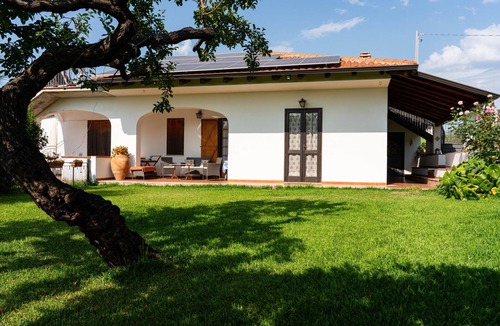 Acquedolci Villa | Villa in the countryside with pool