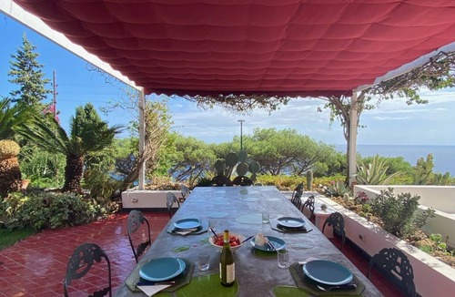 Marina Piccola Villa | Villa in the Mediterranean tradition with high craftsmanship research