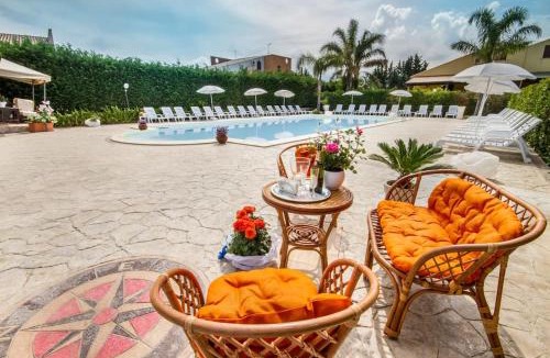 Piana Calzata House | Villa indipendente le coccinelle beach mare piscina a 250 mt dal mare con servizio di piscina a 400 mt 12 k da Cefalu