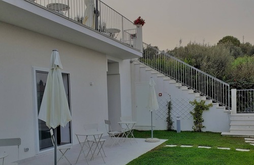 Santa Teresa di Riva Villa | Villa Infinity ∞ Rooms in villa with panoramic infinity pool and whirlpool