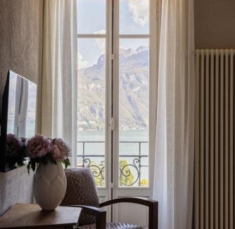Menaggio House | Villa Issima "The Como Suite" - Menaggio by LoveComo