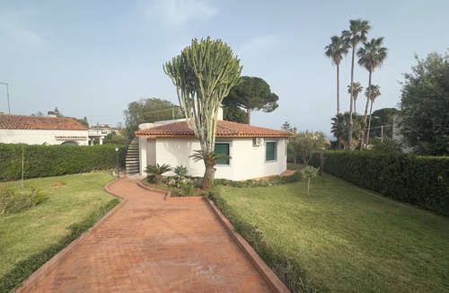 Fontane Bianche Villa | Villa with garden in exclusive residence suitable for families children and pets