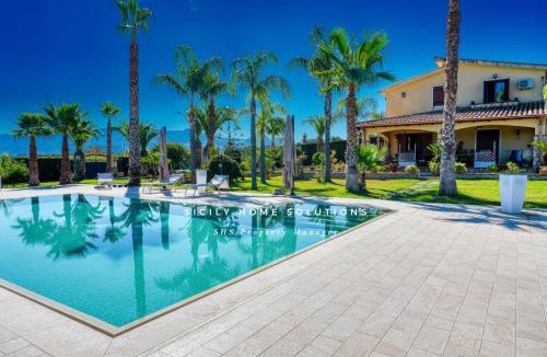 Partinico Villa | Villa Le Palme Deluxe con piscina Salata By Sicily Home Solutions