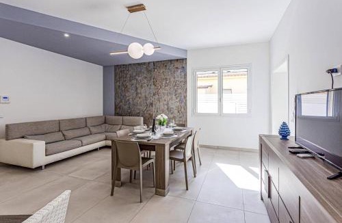 Santa Maria del Focallo Villa | Villa Loredana by Villa Plus