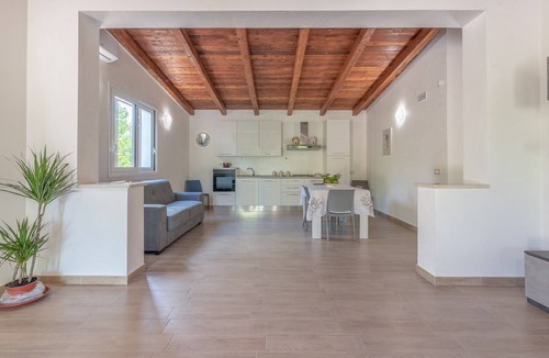 Avola Villa | Villa Lorenzo with Private Garden, Whirlpool & Wi-Fi